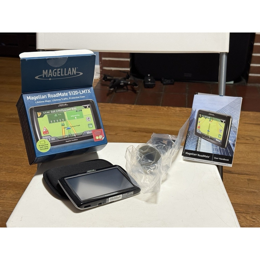 Magellan RoadMate 5120-LMTX Automotive GPS Bundle Lifetime Map Updates -(read)